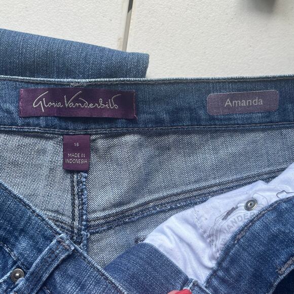 Gloria Vanderbilt Amanda Medium Wash Straight Leg Jean Size 18 - Picture 3 of 12